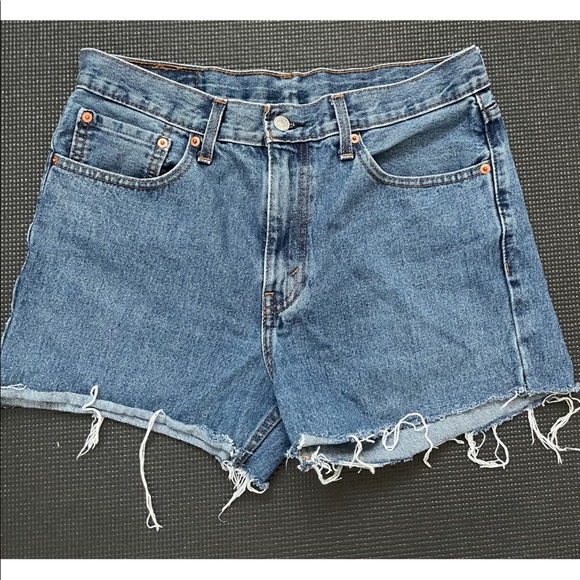 Levi cut off’s - Picture 2 of 4